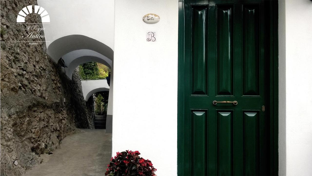 Al Poggio Antico Aparthotel